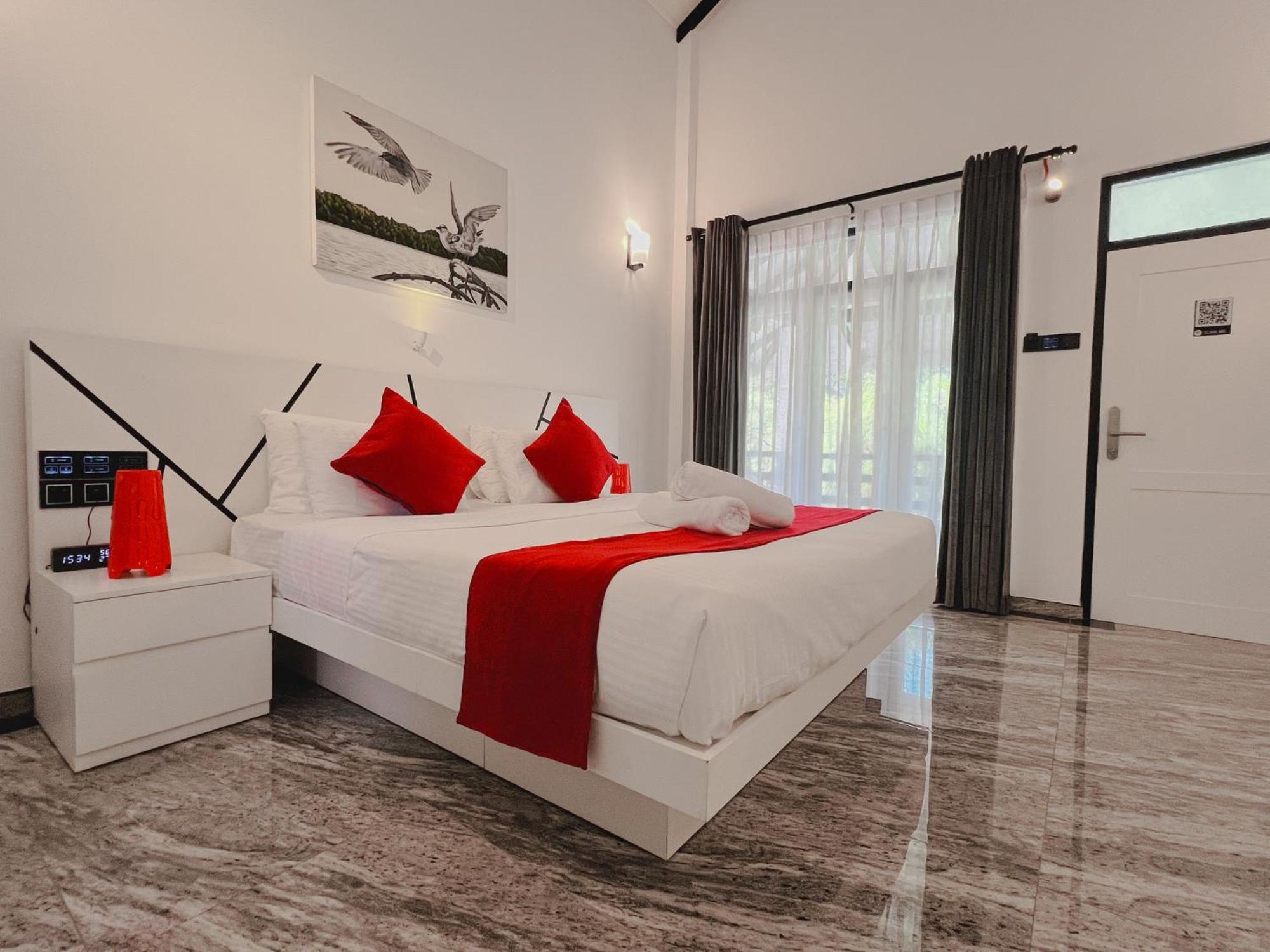 Wetland Resort Negombo Exterior photo